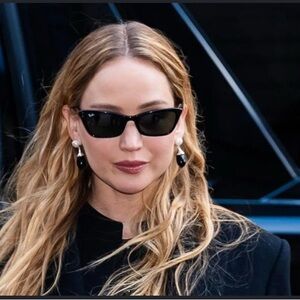 Ray -ban black Cat-Eye Sunglasses Lady  Burbank 🕶️